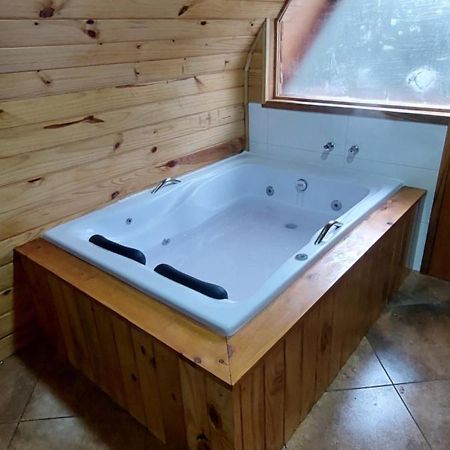 Отель Chale Com Hidromassagem Da Vick Кампус-ду-Жордау Экстерьер фото